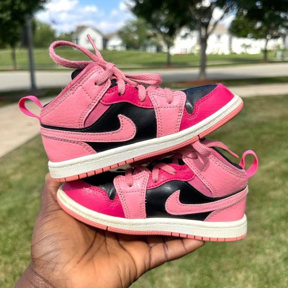 Nike Air Jordan 1 Mid Athletic Shoes Toddler Size 10 Coral Chalk Pink Sneakers